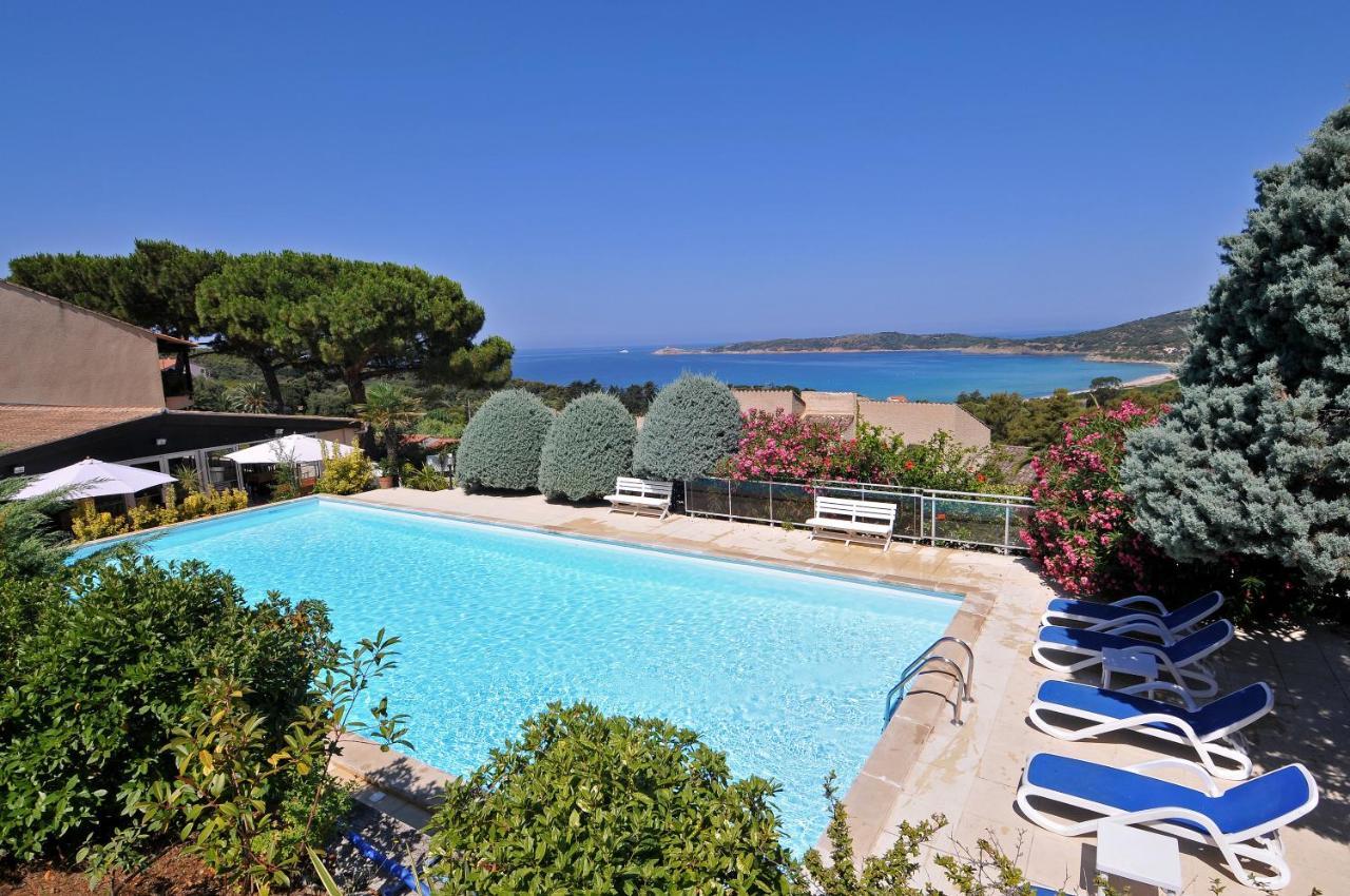 ホテル Domaine De Saint Pierre カルジェーズ エクステリア 写真
